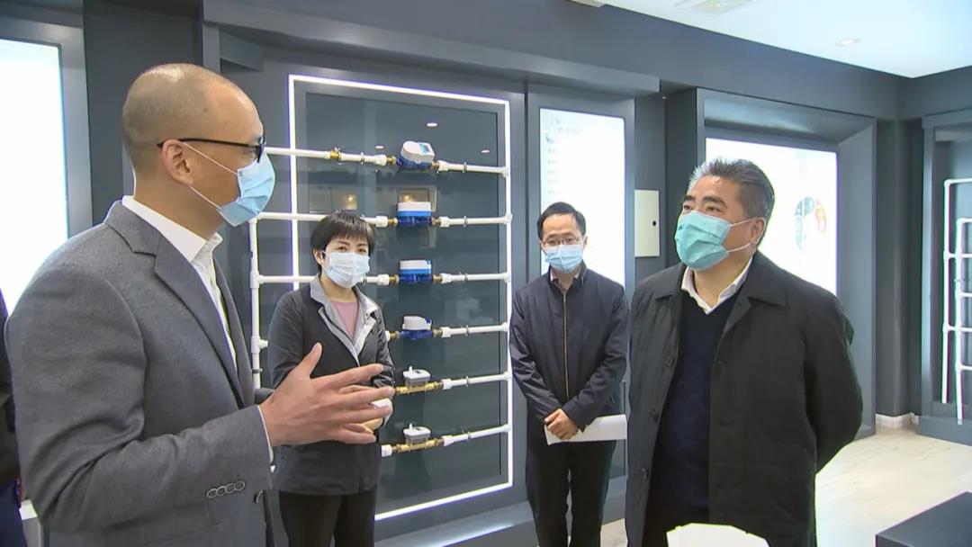 市委書記、市人大常委會主任項雪龍到騰越科技調(diào)研一季度生產(chǎn)經(jīng)營情況 